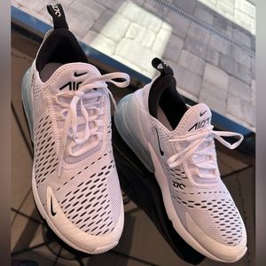 Nike 270 Running Sneakers